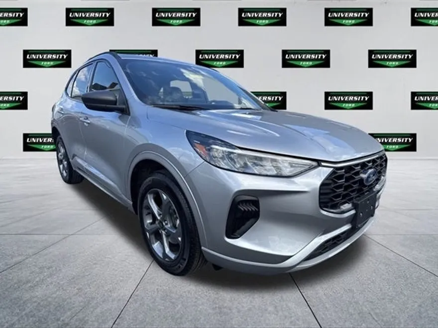 2023 Ford Escape ST-Line photo 1