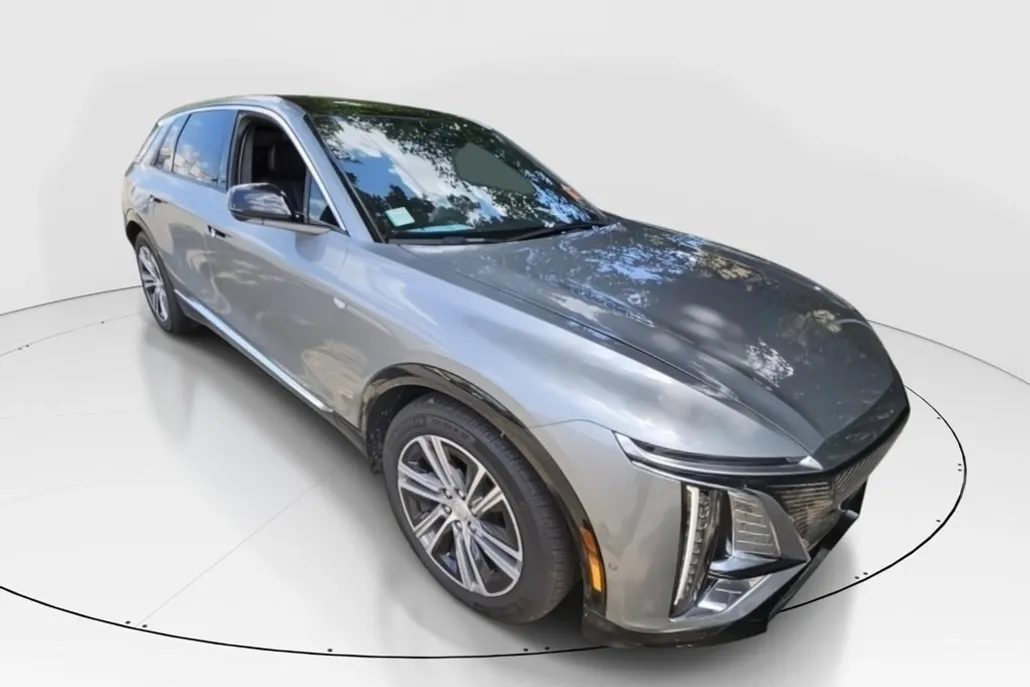 2024 Cadillac Lyriq Luxury photo 1