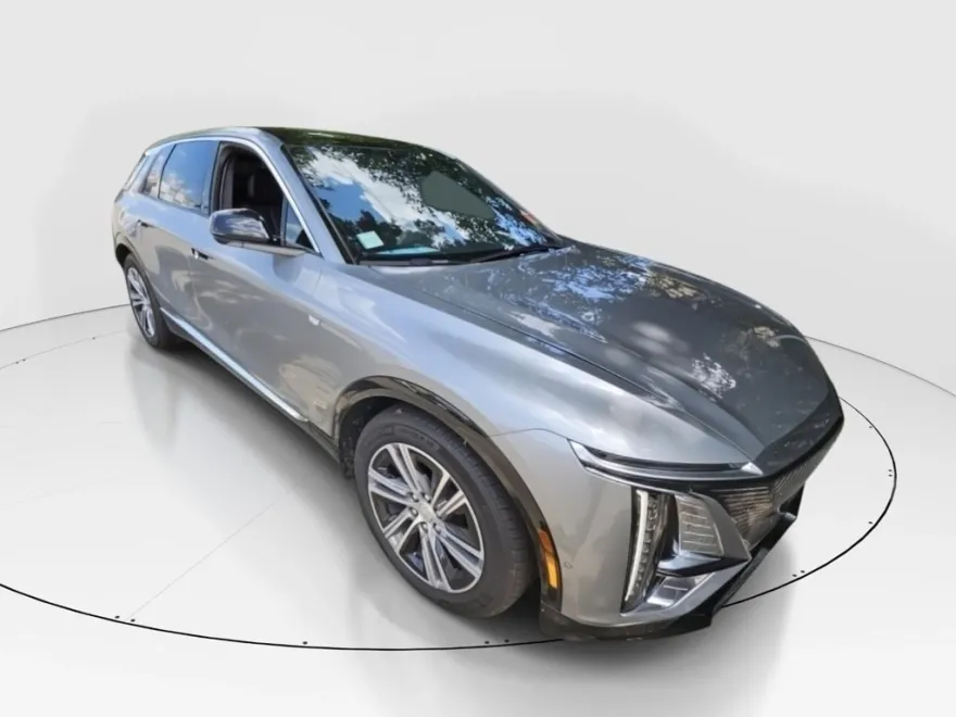 2024 Cadillac Lyriq Luxury photo 1