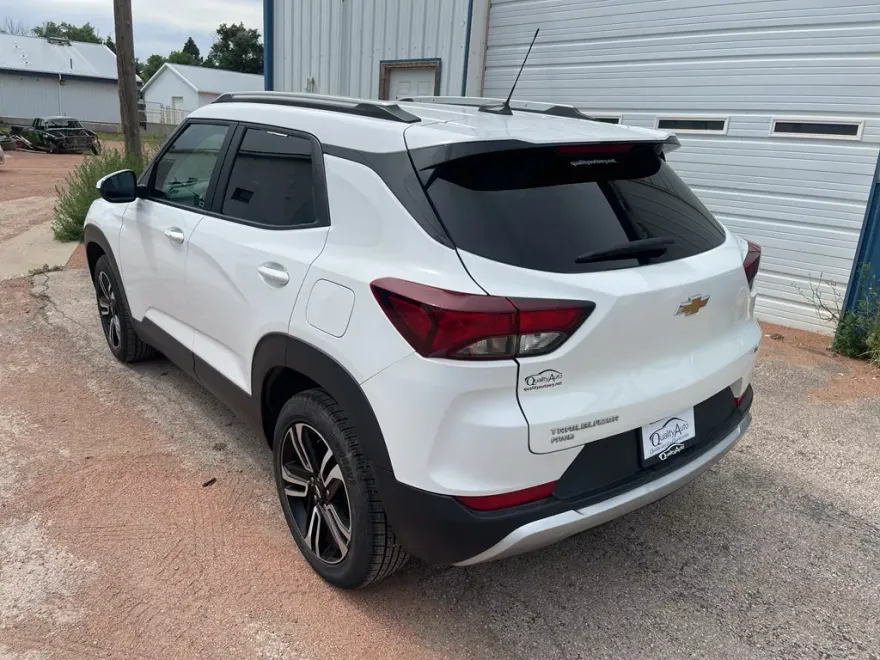 2023 Chevrolet Trailblazer LT photo 1
