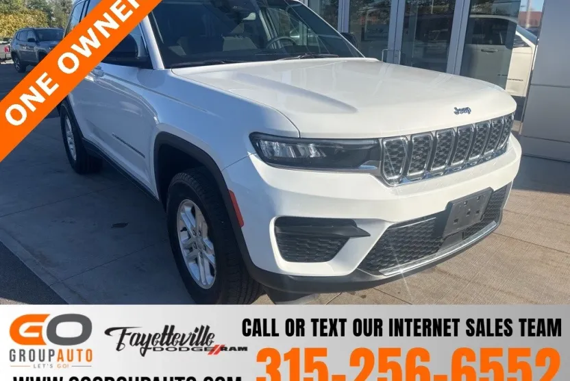2023 Jeep Grand Cherokee Laredo photo 1