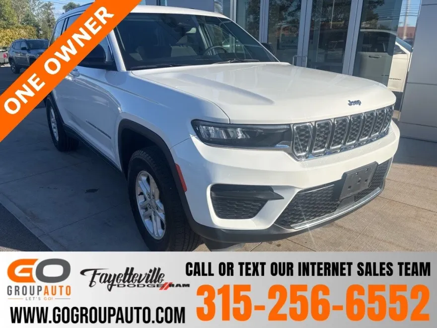 2023 Jeep Grand Cherokee Laredo photo 1