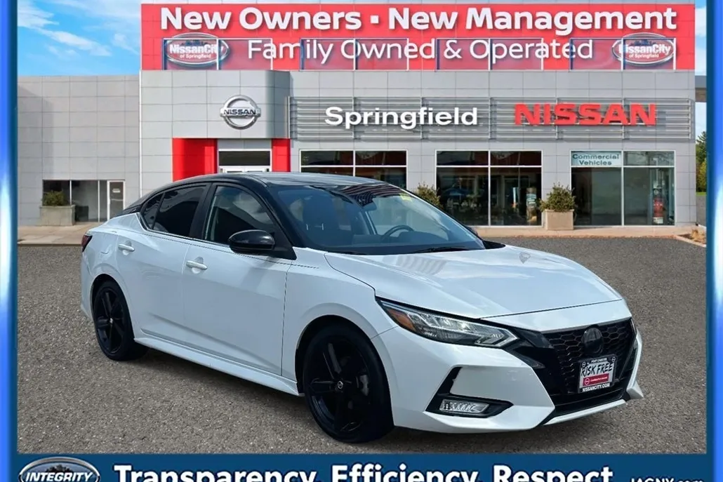 2022 Nissan Sentra SR photo 1