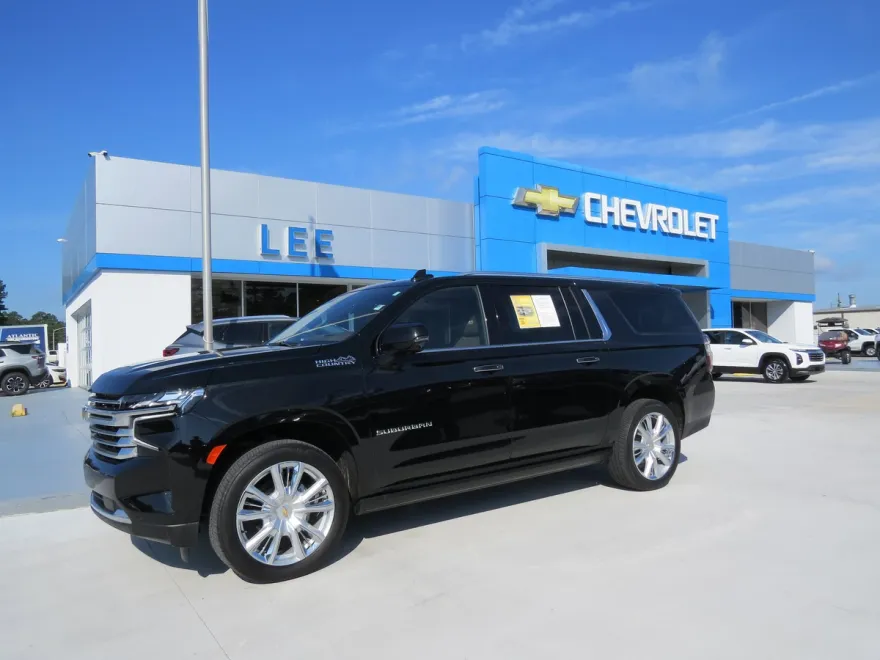 2023 Chevrolet Suburban High Country photo 1