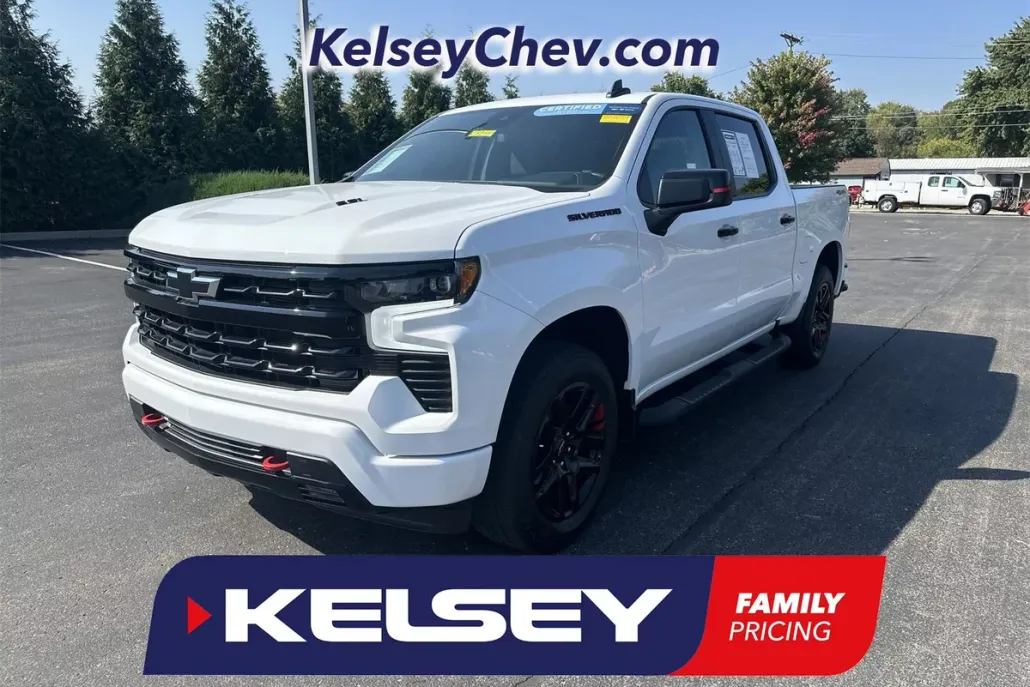 2023 Chevrolet Silverado RST photo 1