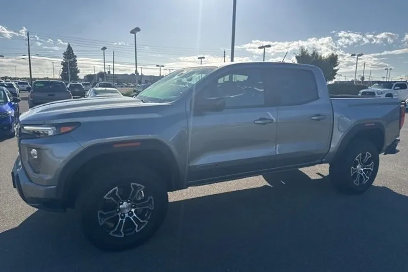 2024 Gmc Canyon AT4 photo 1