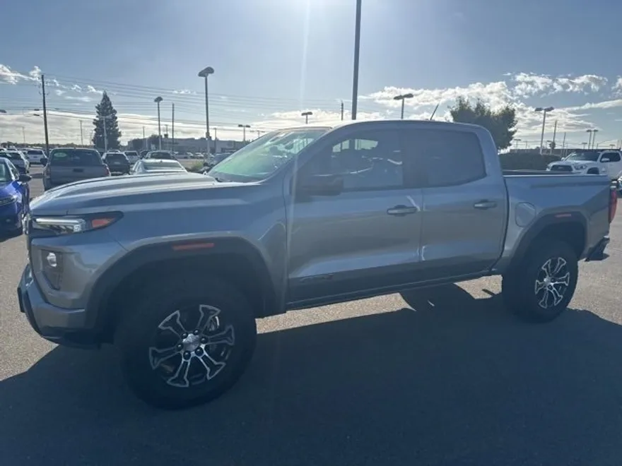 2024 Gmc Canyon AT4 photo 1
