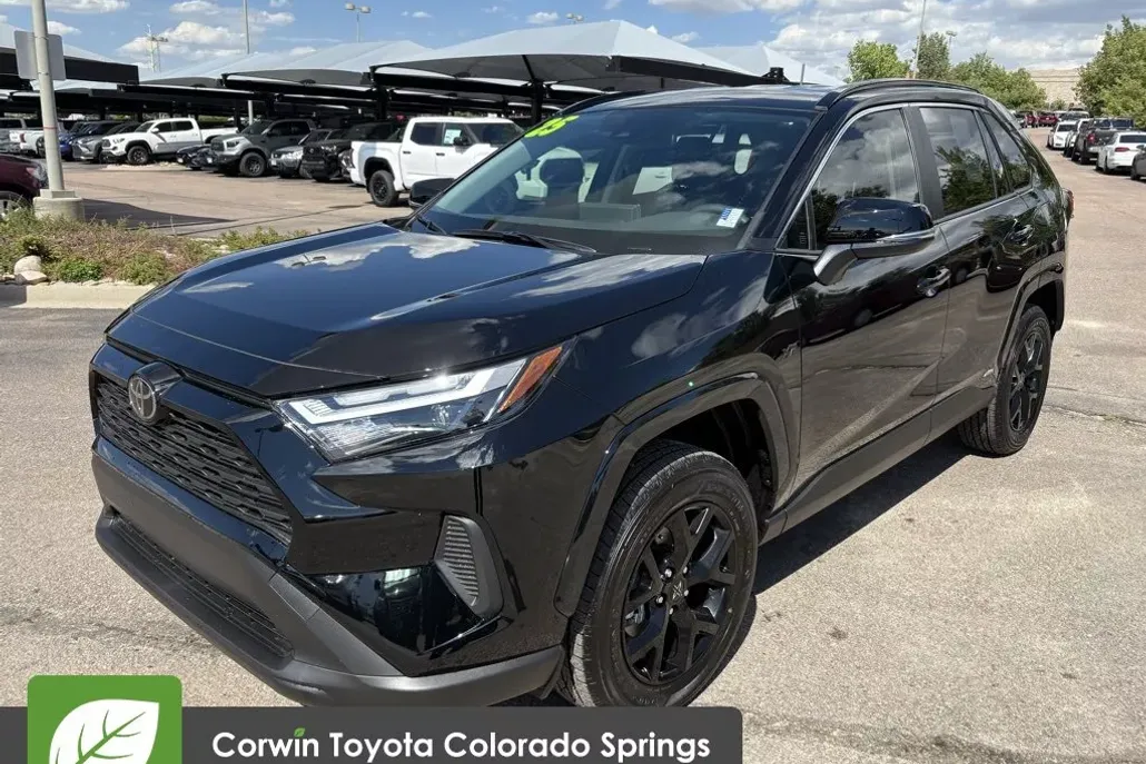 2025 Toyota RAV4 Hybrid XLE photo 1
