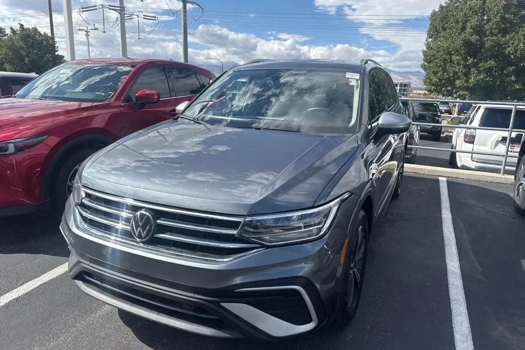 2024 Volkswagen Tiguan Wolfsburg Edition photo 1