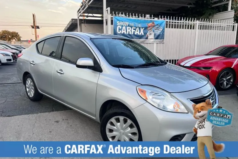 2012 Nissan Versa SV Sedan photo 1