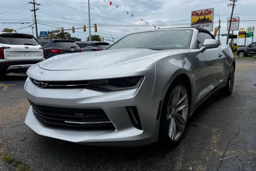 2016 Chevrolet Camaro 2LT photo 1