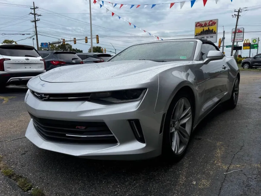 2016 Chevrolet Camaro 2LT photo 1