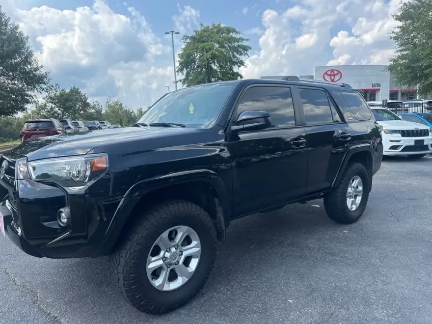 2023 Toyota 4Runner SR5 photo 1