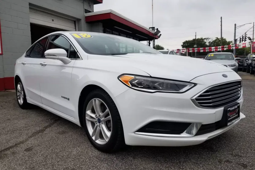 2018 Ford Fusion SE Hybrid photo 1
