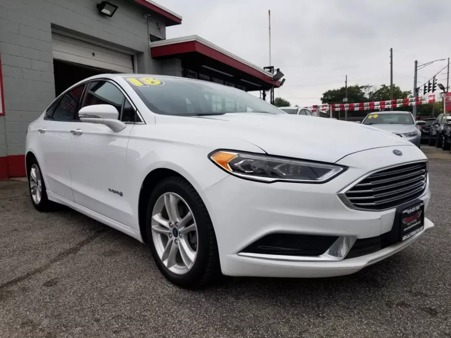 2018 Ford Fusion SE Hybrid photo 1