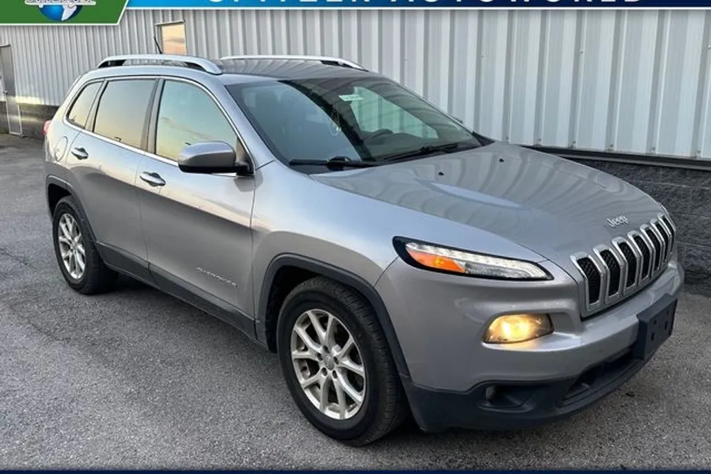 2016 Jeep Cherokee Latitude photo 1
