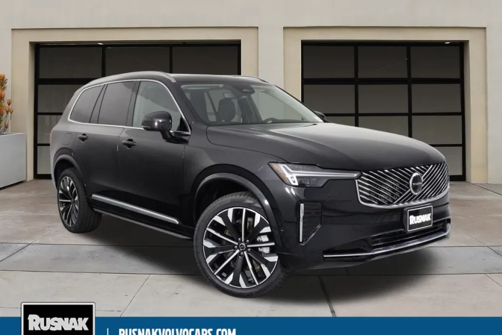 2026 Volvo XC90 B5 Plus photo 1