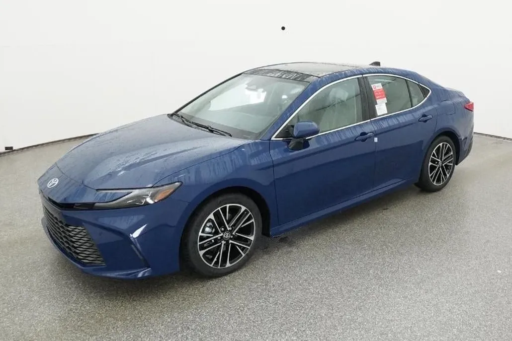 2026 Toyota Camry photo 1