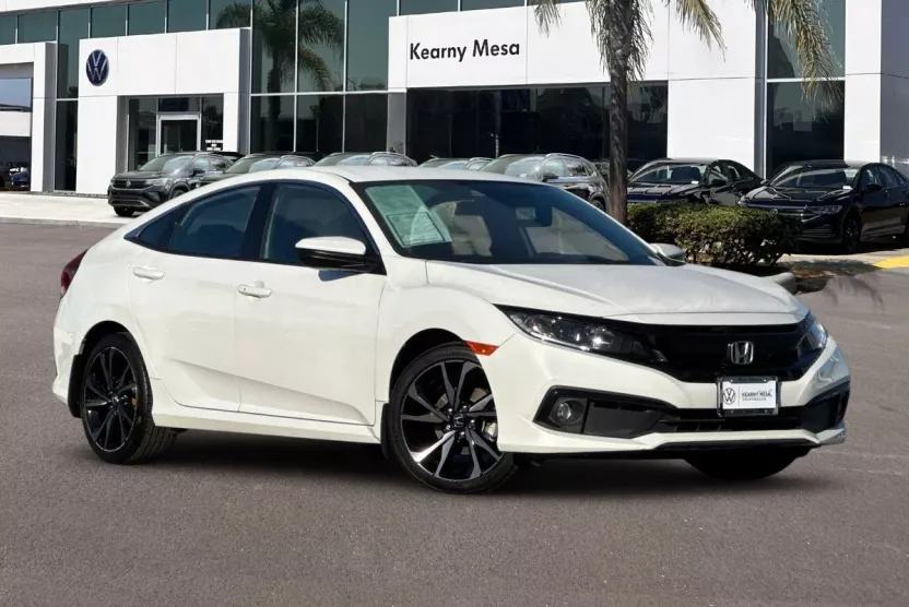2019 Honda Civic Sport photo 1