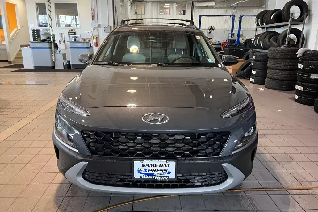 2023 Hyundai Kona SEL photo 1