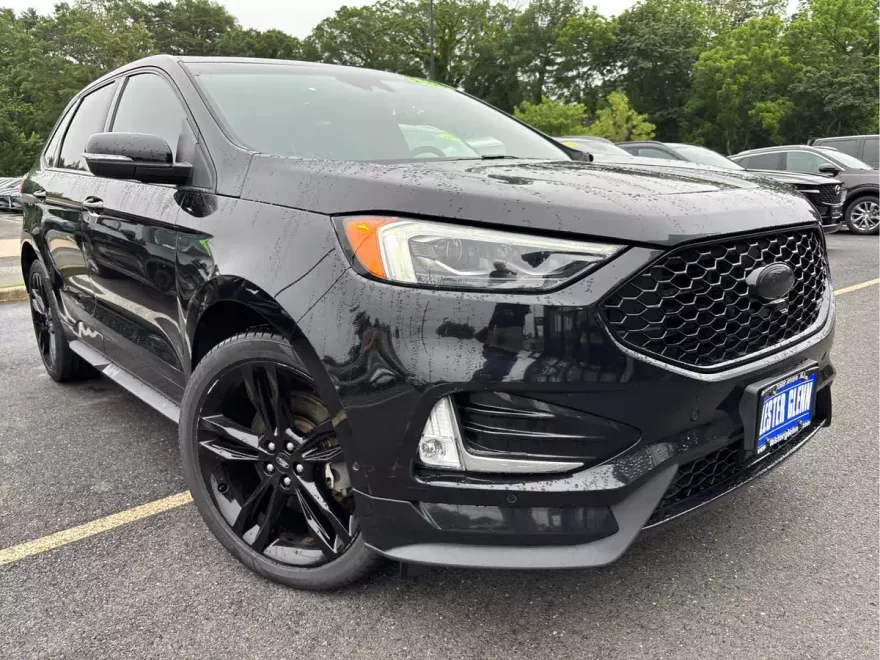 2020 Ford Edge ST photo 1