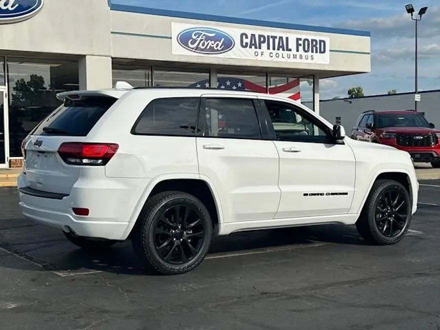 2022 Jeep Cherokee Laredo X photo 1