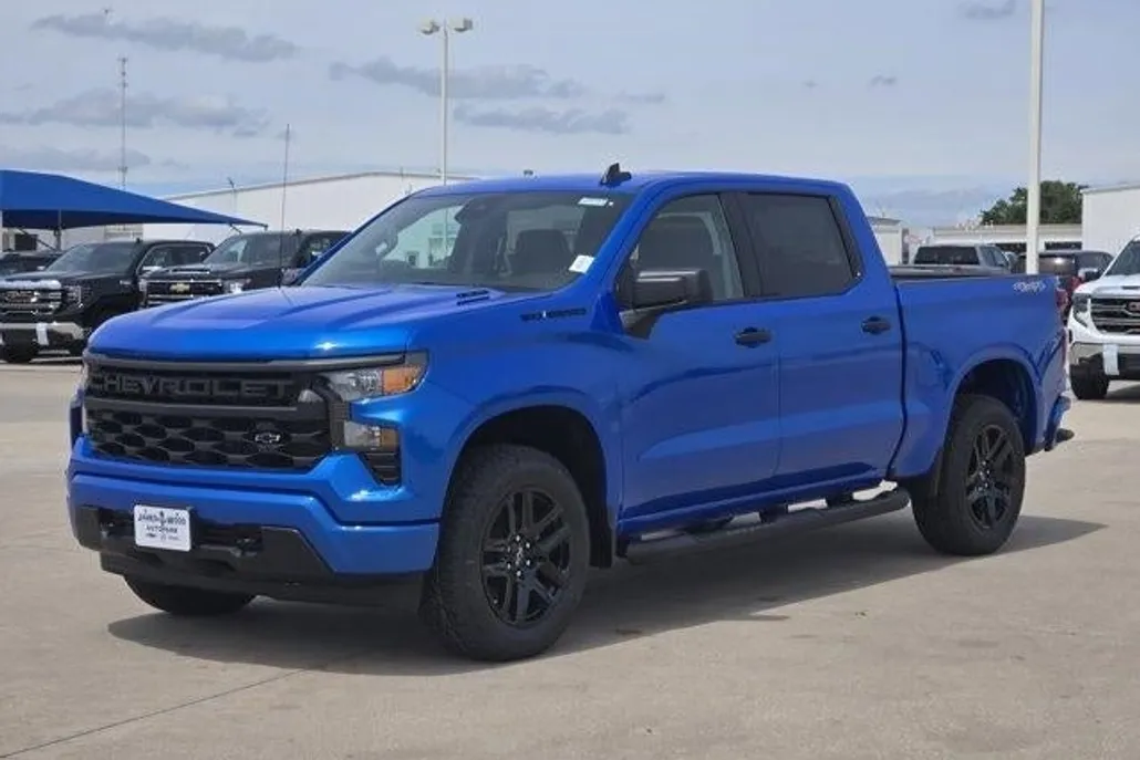 2025 Chevrolet Silverado 1500 Custom photo 1