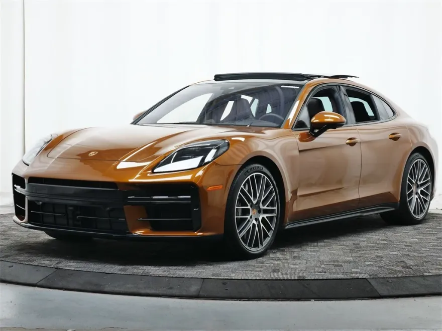 2025 Porsche Panamera GTS photo 1