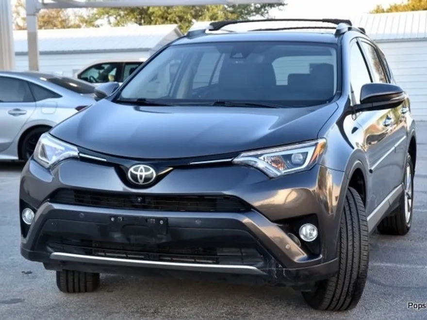 2016 Toyota RAV4 Limited photo 1