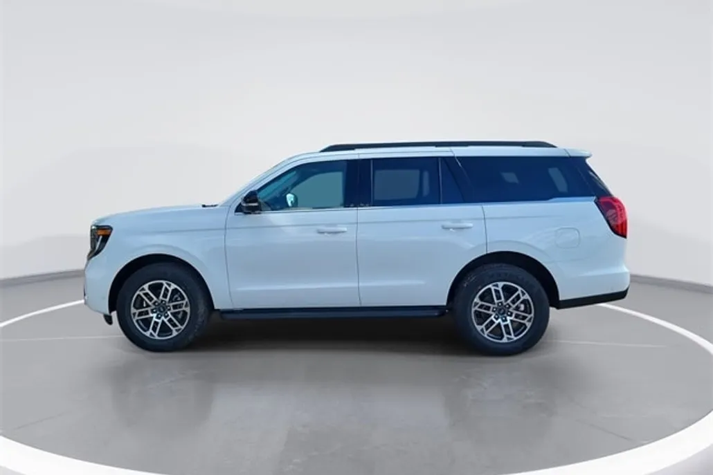 2025 Ford Expedition photo 1