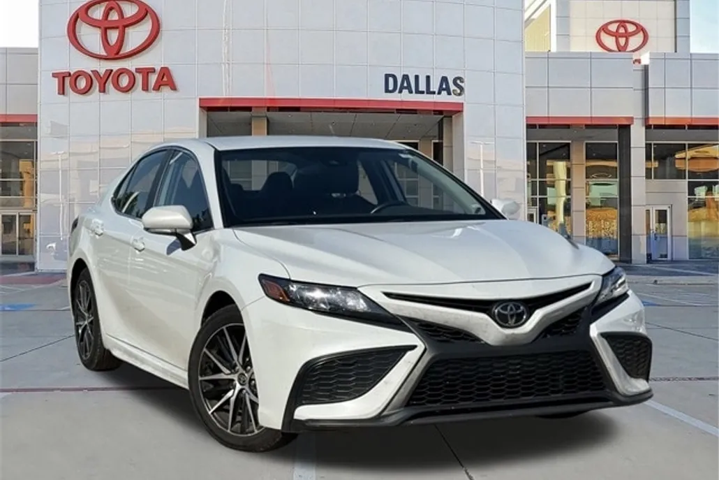 2023 Toyota Camry SE photo 1