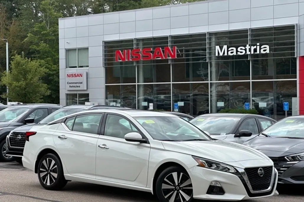 2022 Nissan Altima 2.5 SL photo 1