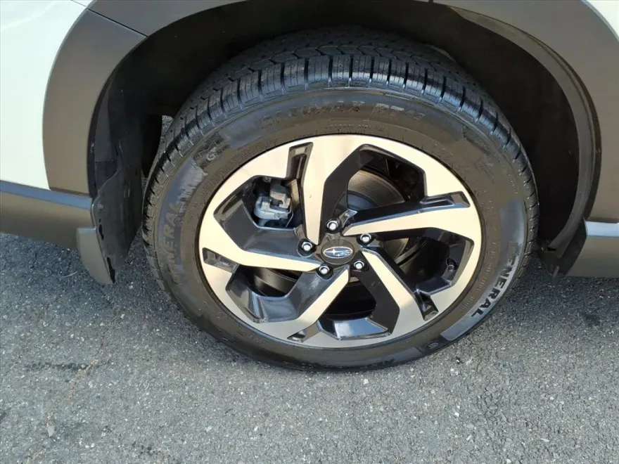 2022 Subaru Forester Touring photo 1