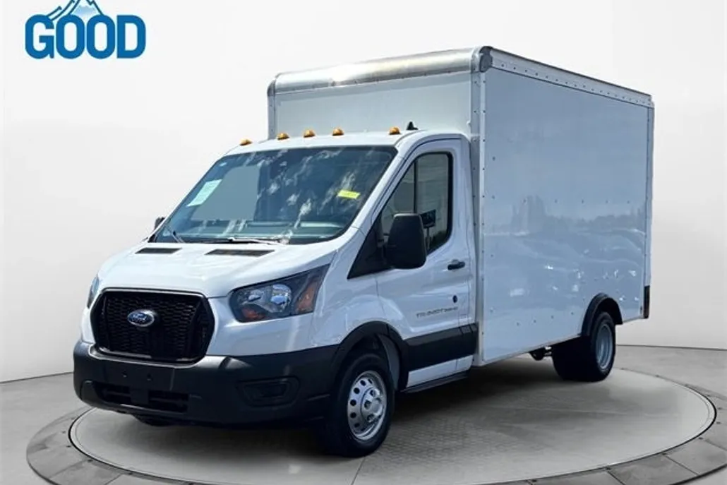 2023 Ford Transit Cutaway photo 1