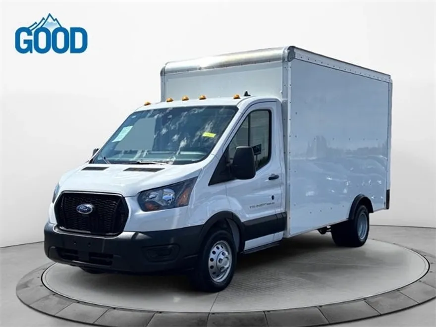 2023 Ford Transit Cutaway photo 1