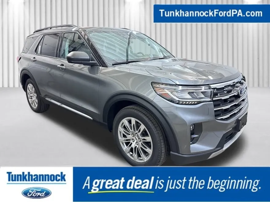 2025 Ford Explorer photo 1