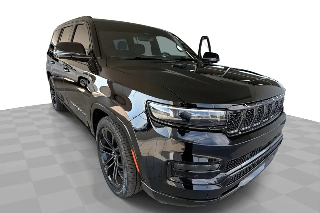 2023 Jeep Grand Wagoneer II Obsidian photo 1