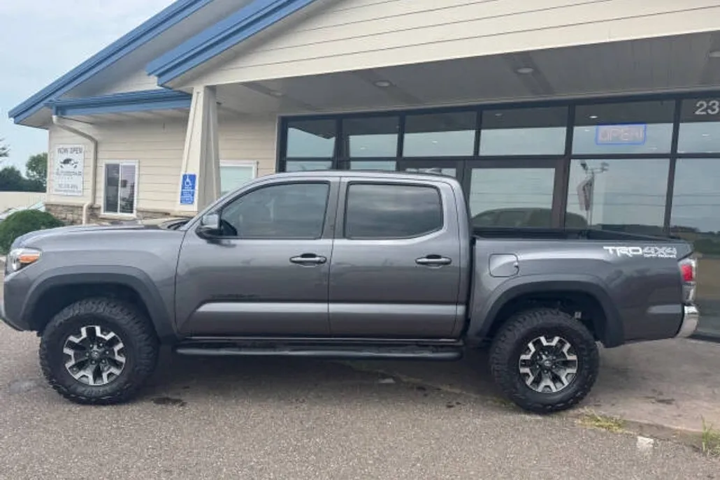 2021 Toyota Tacoma TRD Sport photo 1