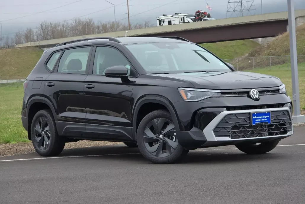 2025 Volkswagen Taos S photo 1
