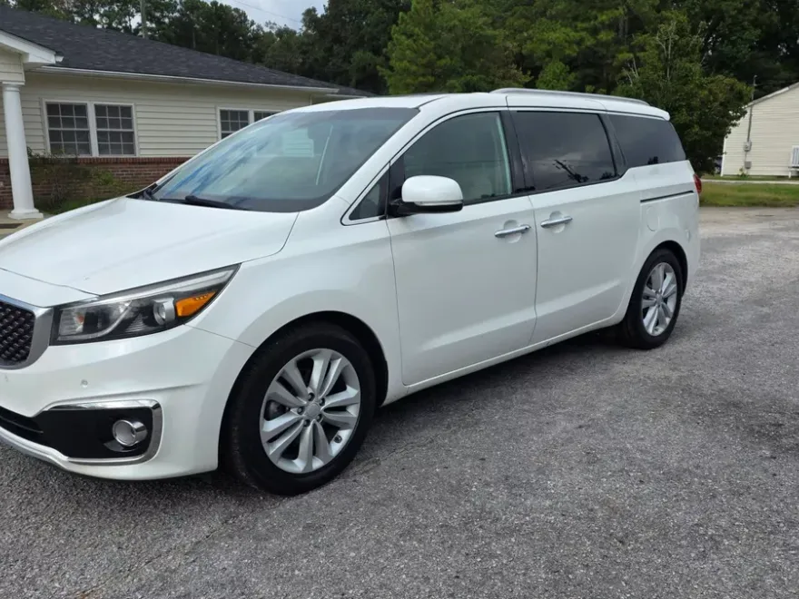 2016 Kia Sedona SX Limited photo 1