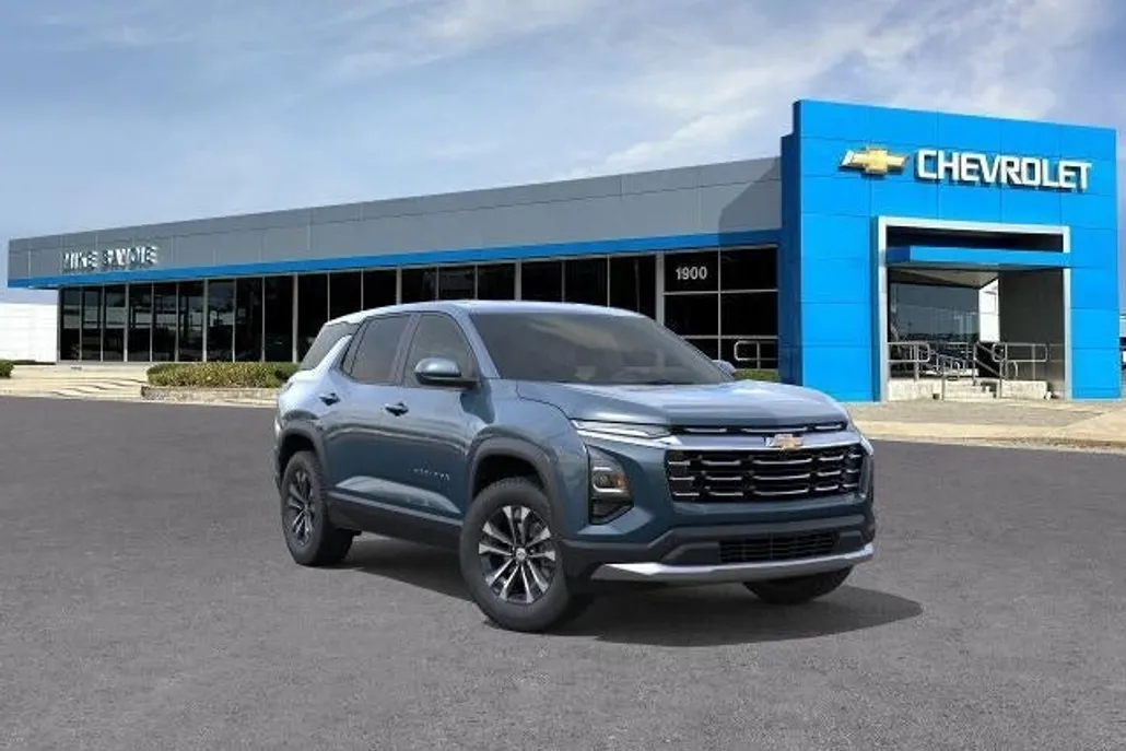 2026 Chevrolet Equinox LT photo 1