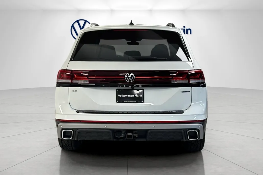 2025 Volkswagen Atlas SE Technology Peak Edition photo 1