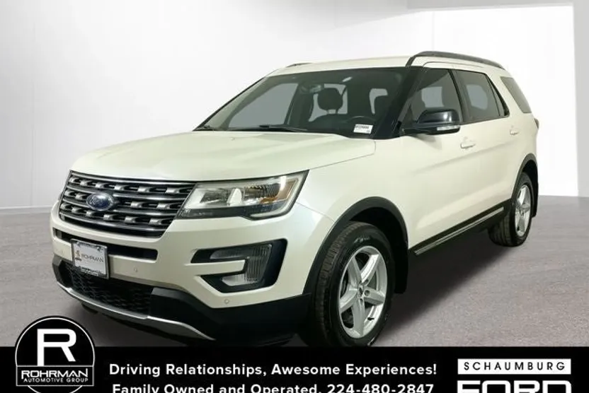 2017 Ford Explorer XLT photo 1