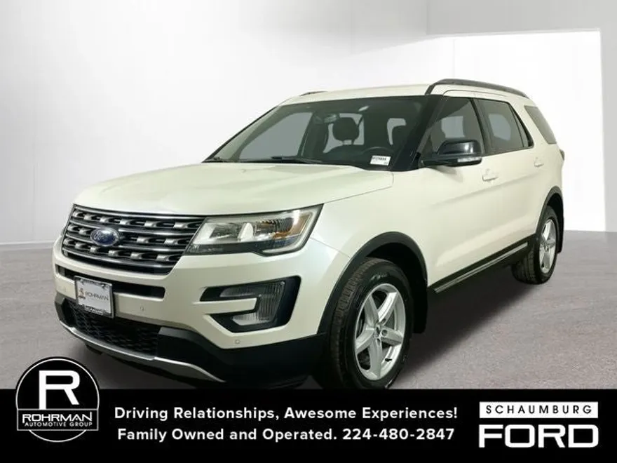 2017 Ford Explorer XLT photo 1