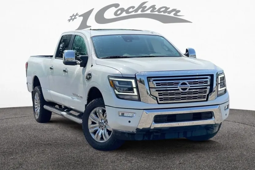 2020 Nissan Titan SL photo 1
