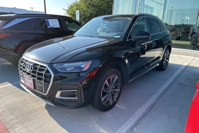 2021 Audi Q5 45 Premium Plus photo 1