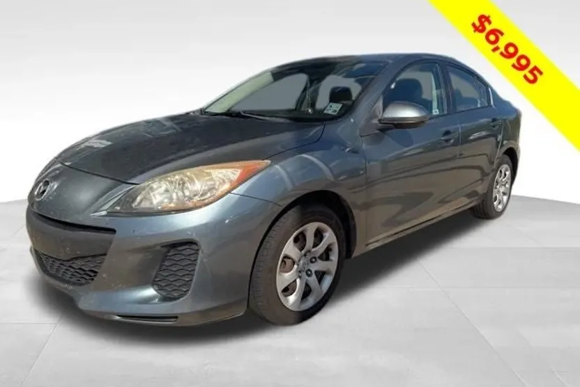 2013 Mazda Mazda3 i SV photo 1