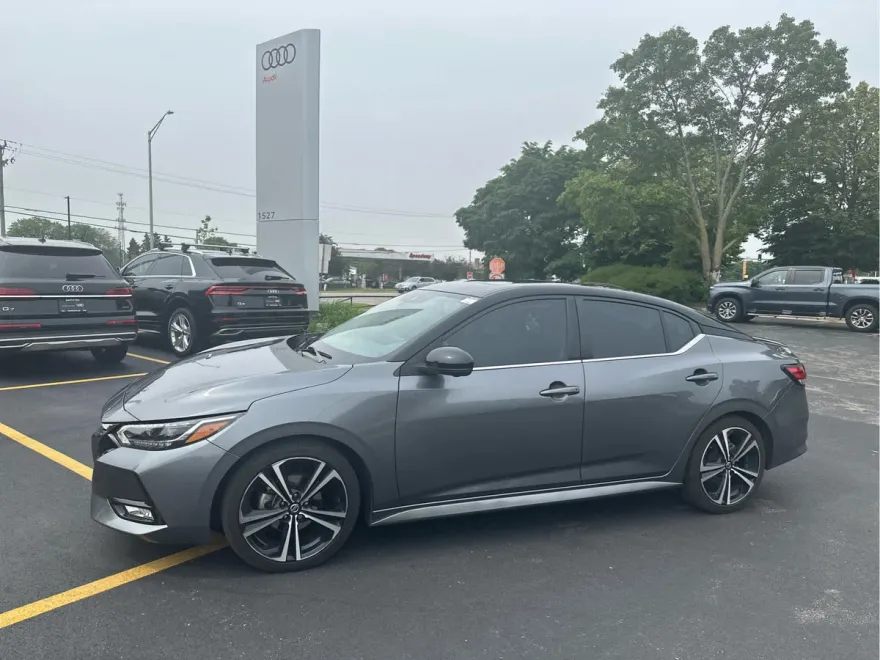 2022 Nissan Sentra SR photo 1