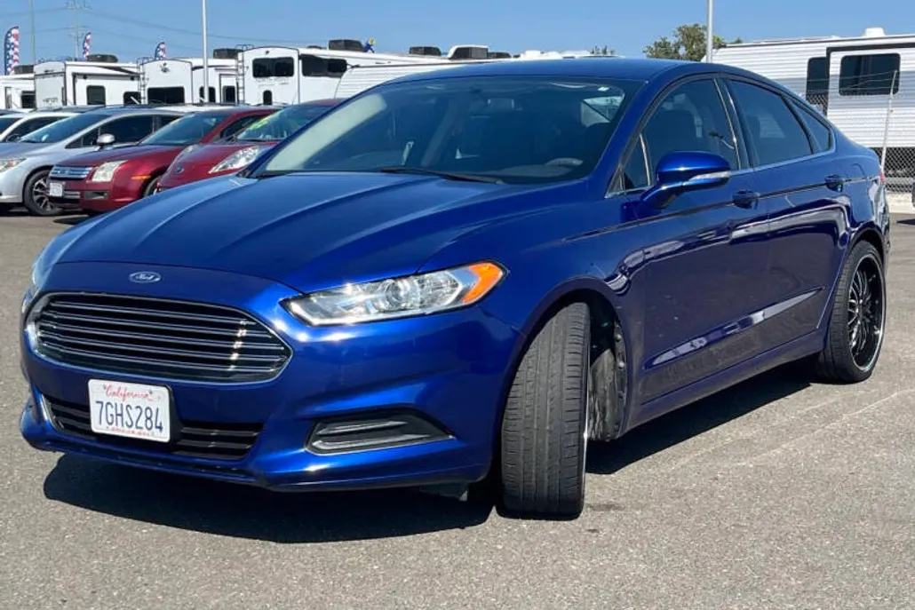 2014 Ford Fusion SE photo 1