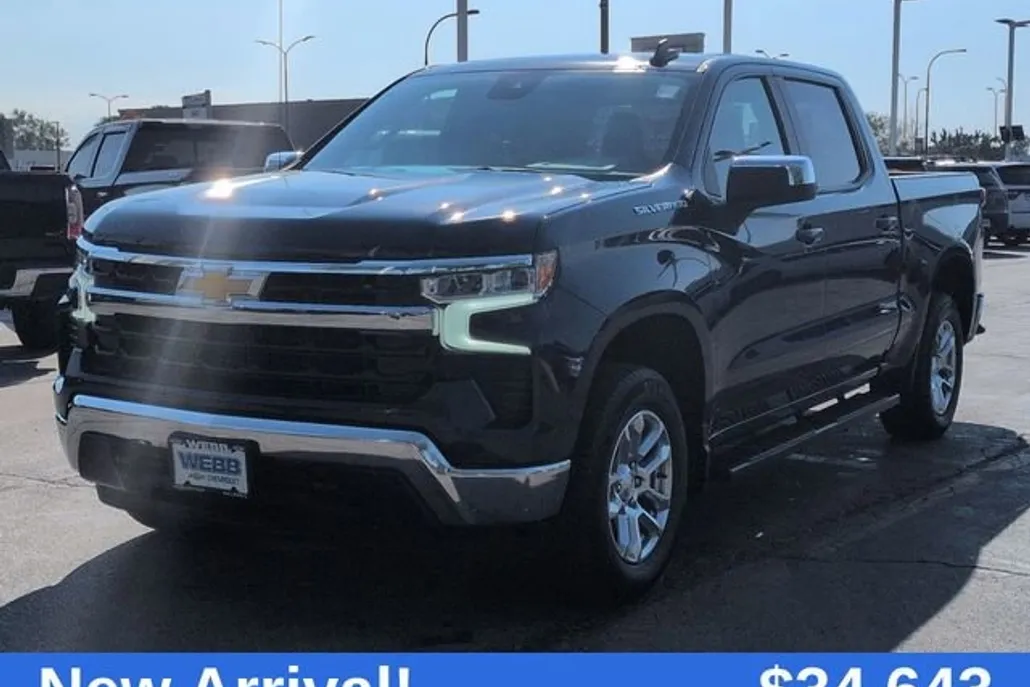 2022 Chevrolet Silverado 1500 LT photo 1